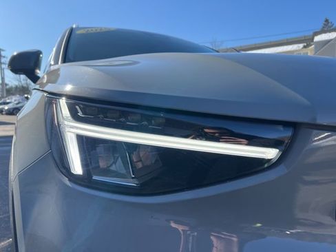 Certified 2025 Volvo XC40 B5 Plus image 12