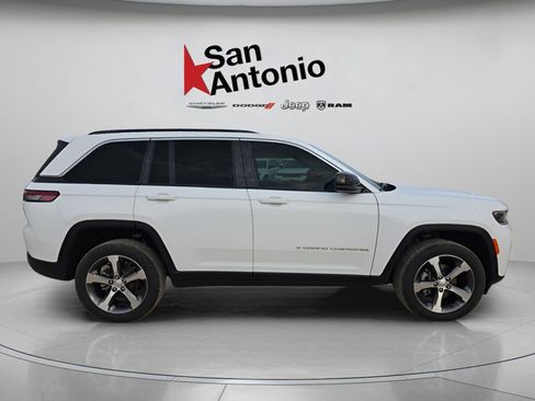 New 2026 Jeep Grand Cherokee Limited AWD/4WD image 9