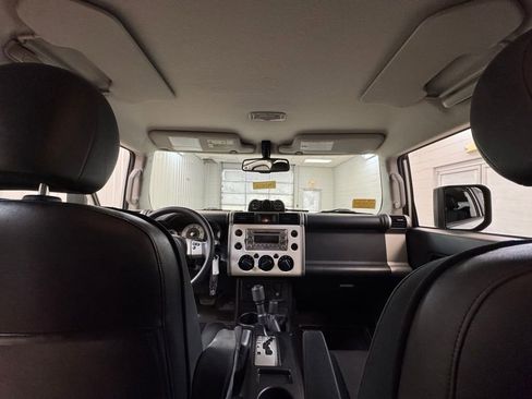 Used 2012 Toyota FJ Cruiser 4WD w/ Convenience Pkg image 16
