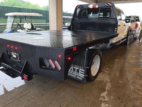 Used 2025 Ford F550 4x4 Crew Cab w/ XLT Value Package image 2
