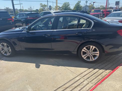 Used 2017 BMW 330i xDrive Sedan AWD/4WD image 4