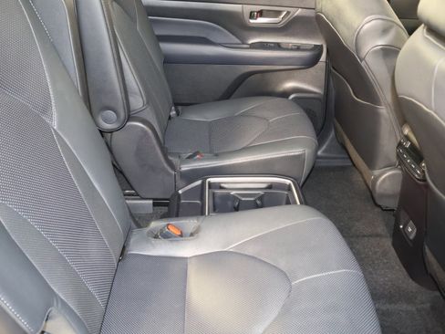 Used 2025 Toyota Grand Highlander Platinum image 47