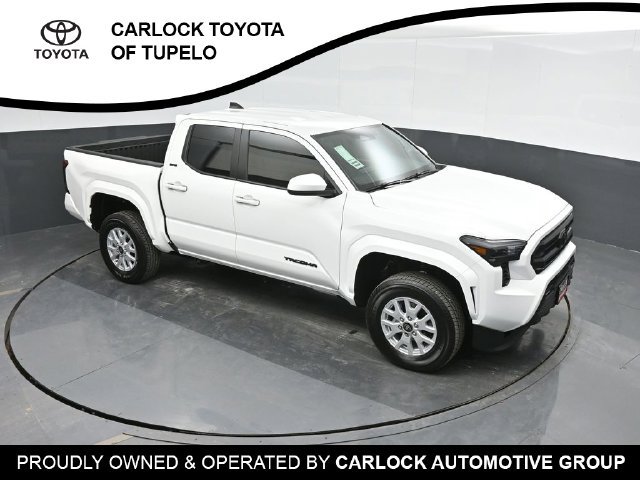 Used 2025 Toyota Tacoma SR5 AWD/4WD image 32