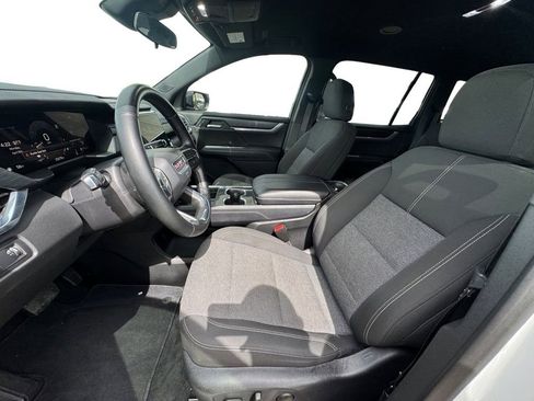 Used 2025 GMC Acadia Elevation FWD image 10