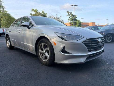 Used 2023 Hyundai Sonata SE FWD image 3