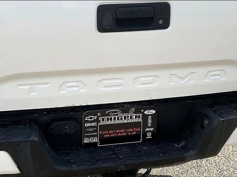 Used 2022 Toyota Tacoma SR5 w/ Technology Package RWD image 8