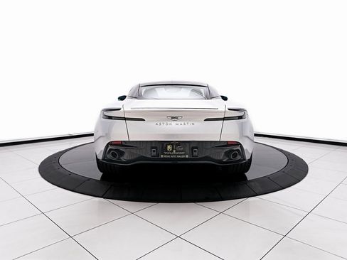 Used 2024 Aston Martin DB12 Coupe image 13