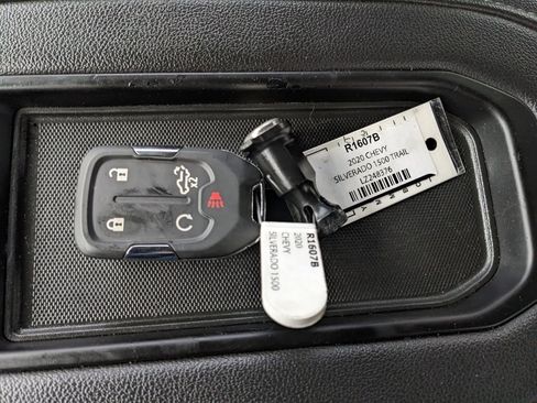 Used 2020 Chevrolet Silverado 1500 LT Trail Boss image 39