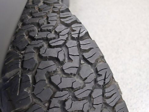 Used 2004 Jeep Wrangler 4WD w/ 30" Tire & Wheel Group image 29