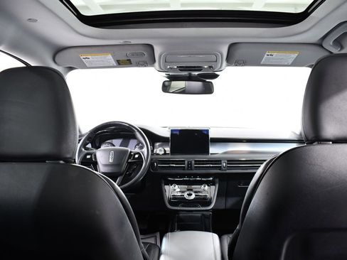 Used 2022 Lincoln Corsair AWD w/ Premium Package image 17