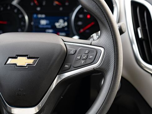 Used 2022 Chevrolet Equinox LS w/ LS Convenience Package AWD/4WD image 23