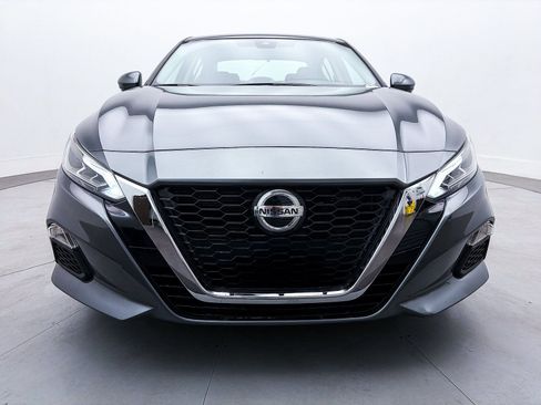 Used 2021 Nissan Altima 2.5 SV w/ SV Premium Package image 10