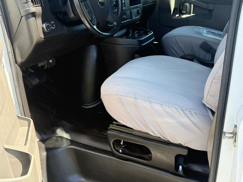 Used 2022 Chevrolet Express 2500 w/ Driver Convenience Package RWD image 16