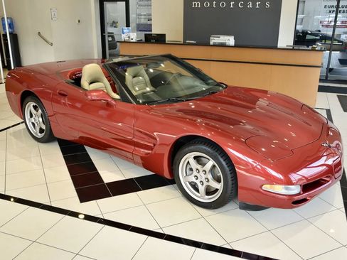 Used 2004 Chevrolet Corvette Convertible w/ Preferred Equipment Group RWD image 12