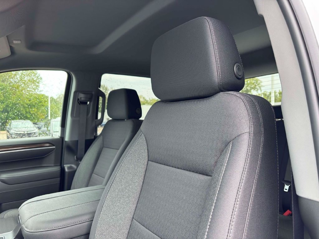 New 2026 Chevrolet Silverado 1500 RST w/ LPO, Dark Essentials Package AWD/4WD image 5