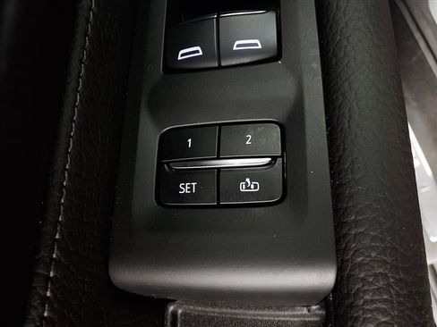 Used 2024 GMC Yukon XL Denali w/ Denali Reserve Package image 17