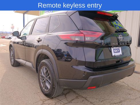 Used 2024 Nissan Rogue S image 6