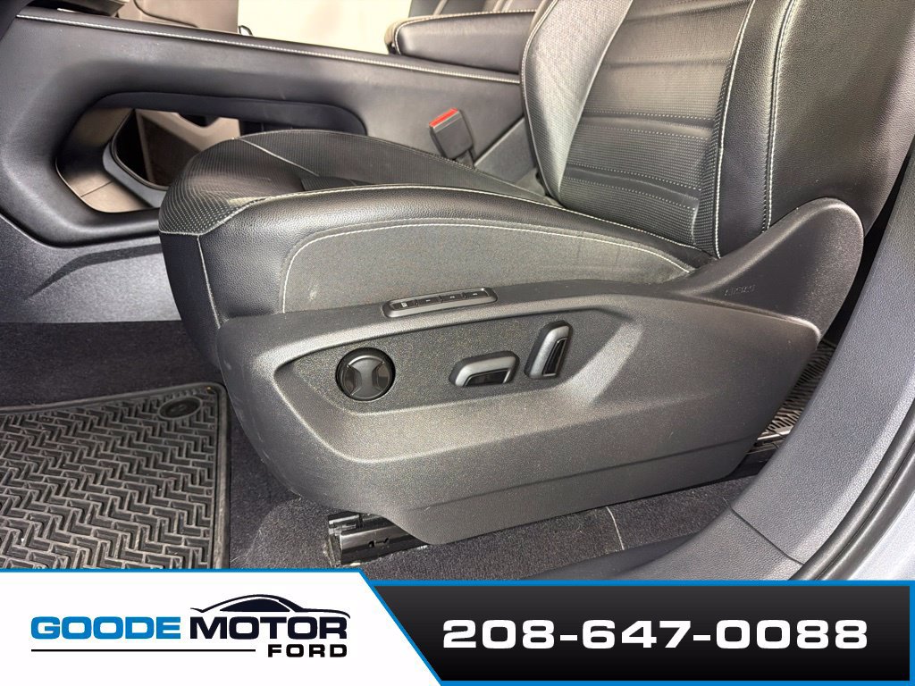 Used 2024 Volkswagen Atlas Cross Sport SEL R-Line AWD/4WD image 11