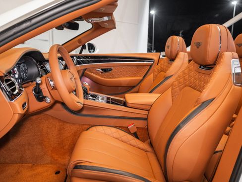 Used 2023 Bentley Continental GT Speed image 16