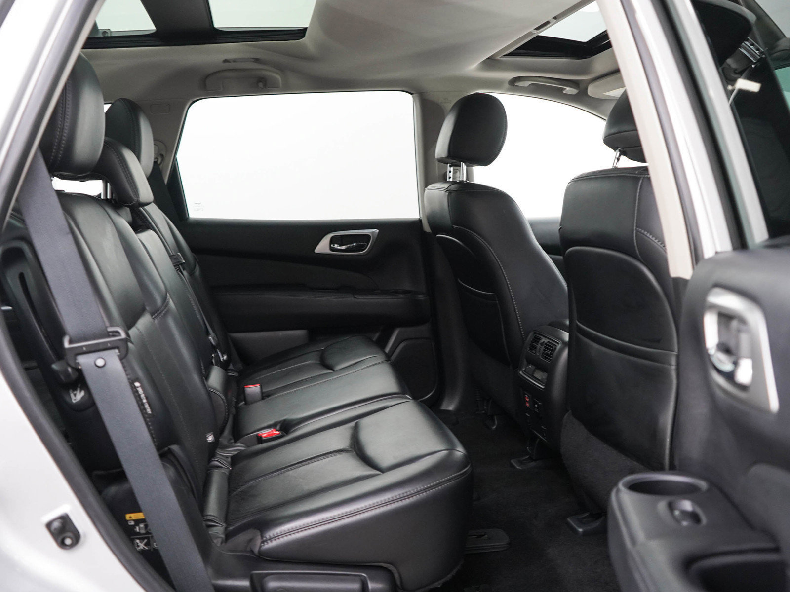 Used 2018 Nissan Pathfinder Platinum w/ Cargo Package AWD/4WD image 12