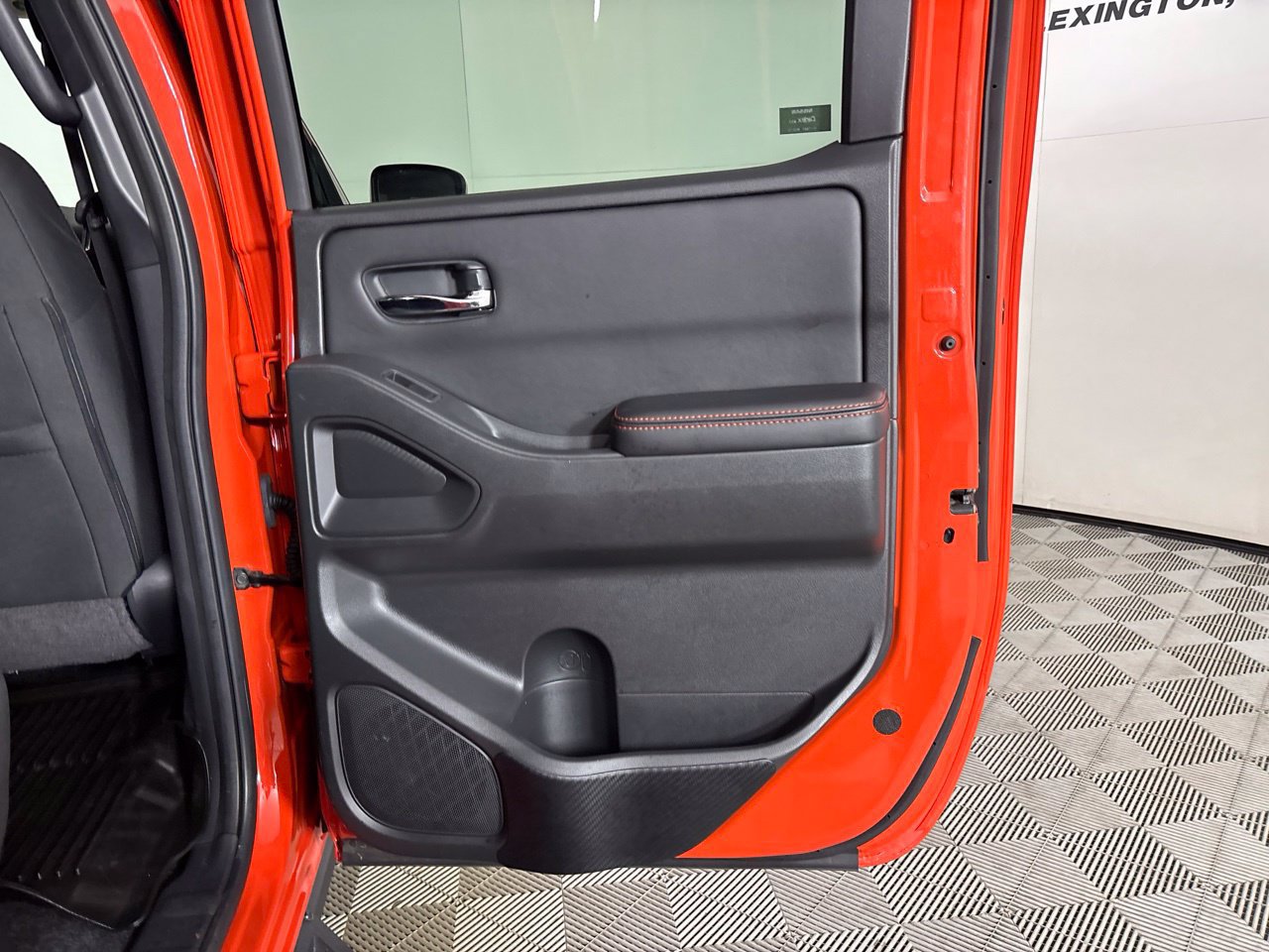 Used 2025 Nissan Frontier PRO-4X w/ Interior Protection Package AWD/4WD image 28