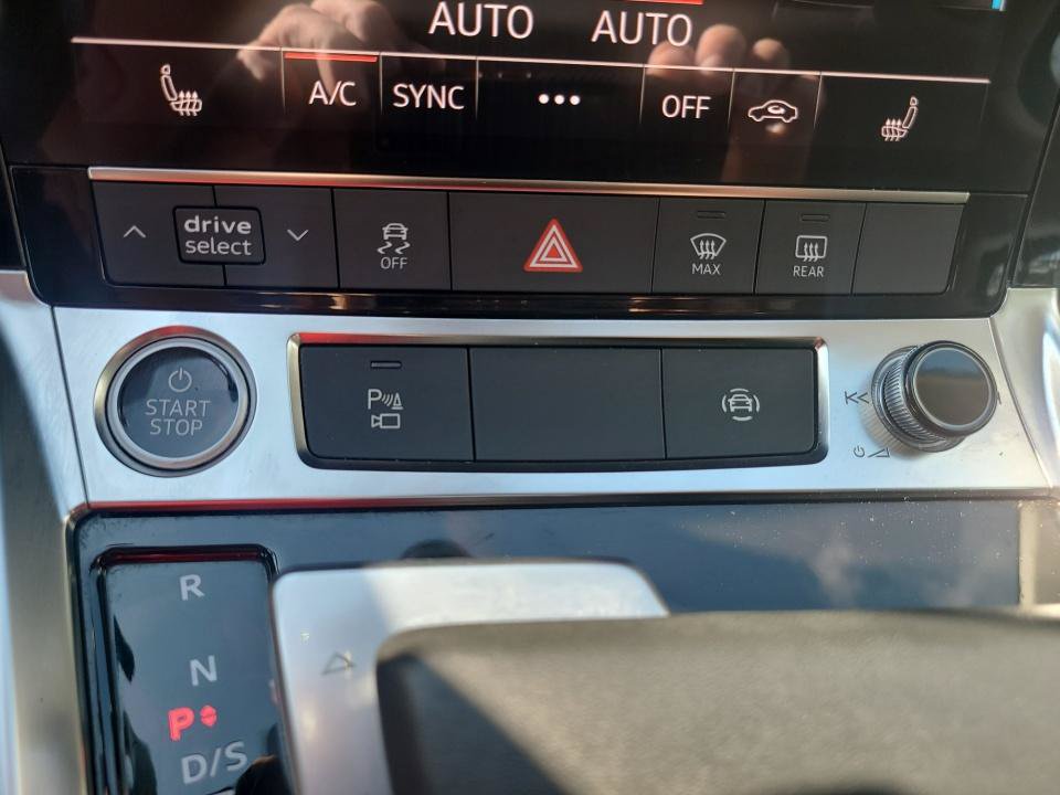 Used 2024 Audi Q8 e-tron Premium AWD/4WD image 20