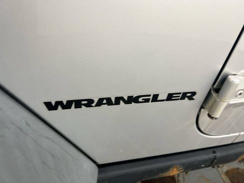Used 2012 Jeep Wrangler Rubicon w/ Dual Top Group AWD/4WD image 24