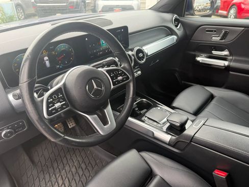 Used 2021 Mercedes-Benz GLB 250 4MATIC image 11