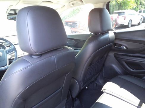 Certified 2021 Buick Encore Preferred image 32