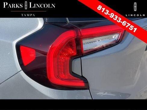 Used 2024 GMC Terrain SLE w/ Driver Convenience Package FWD image 14