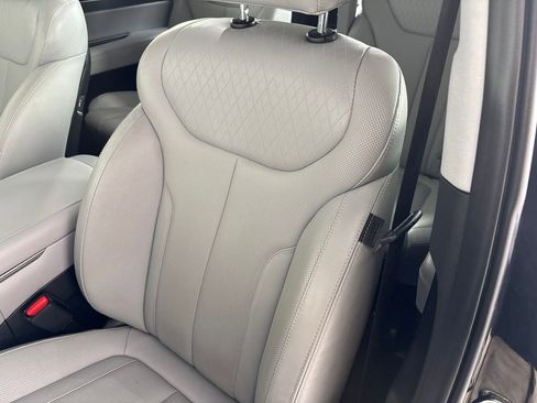 Used 2022 Hyundai Palisade SEL w/ Premium Package FWD image 8