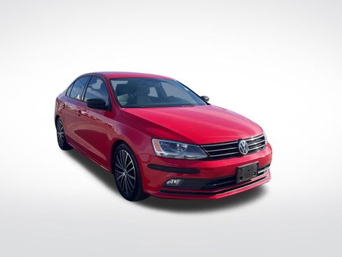 Used 2016 Volkswagen Jetta Sport image 9