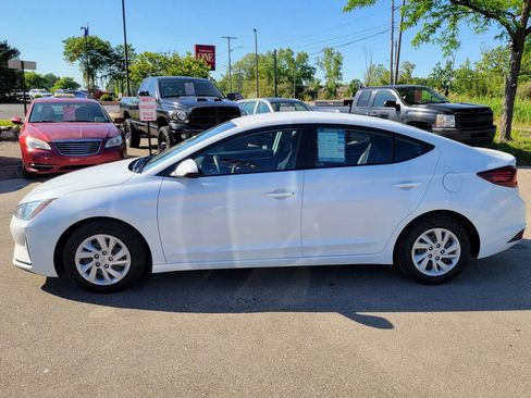 Used 2020 Hyundai Elantra SE w/ Cargo Package (C1) image 7