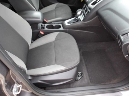 Used 2014 Ford Focus SE image 6