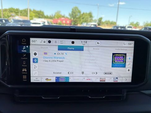 Used 2025 Jeep Gladiator Mojave w/ Convenience Group AWD/4WD image 22
