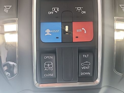 New 2025 Jeep Grand Cherokee Laredo X image 32