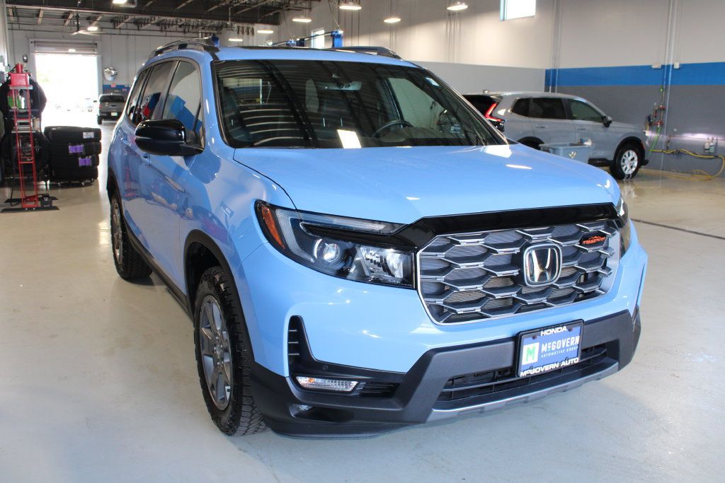 Used 2024 Honda Passport TrailSport image 3
