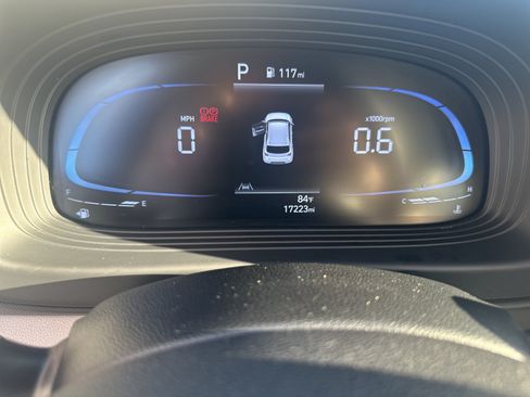 Used 2025 Hyundai Venue SEL FWD image 10