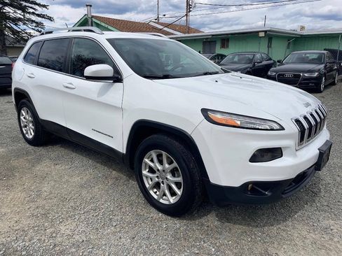 Used 2015 Jeep Cherokee Latitude AWD/4WD image 4