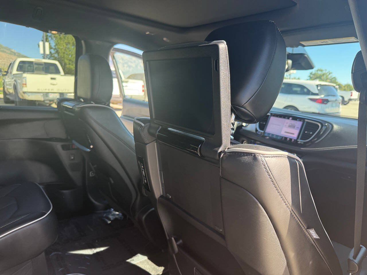 Used 2023 Chrysler Pacifica Limited w/ Uconnect Theater Family Group AWD/4WD image 24