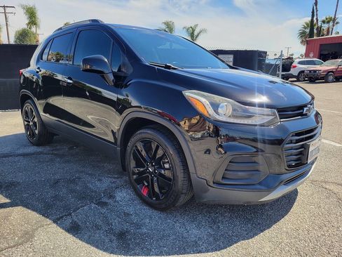 Used 2018 Chevrolet Trax LT w/ Redline Edition FWD image 8