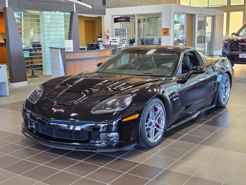 Used 2008 Chevrolet Corvette Z06 w/ Preferred Equipment Group image 3