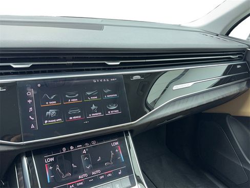 Used 2022 Audi Q7 3.0T Premium w/ Convenience Package image 20