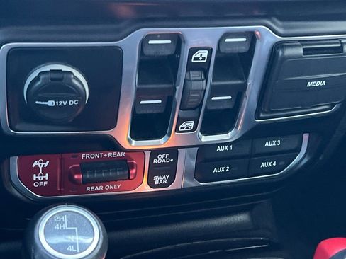 Used 2021 Jeep Wrangler Unlimited Rubicon AWD/4WD image 22