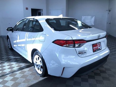 Used 2025 Toyota Corolla LE image 12