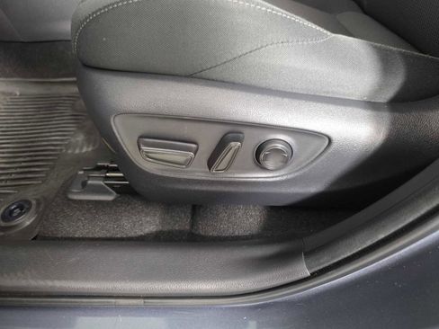 Used 2024 Toyota Venza LE image 21