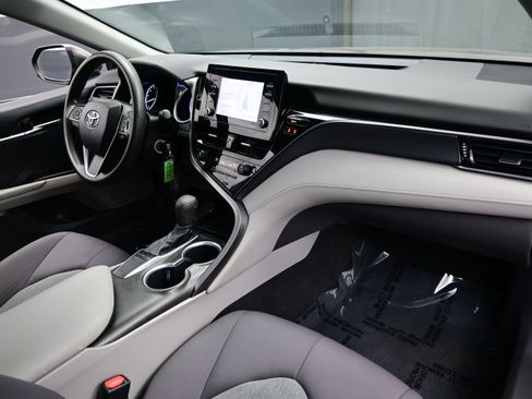 Used 2022 Toyota Camry LE FWD image 15