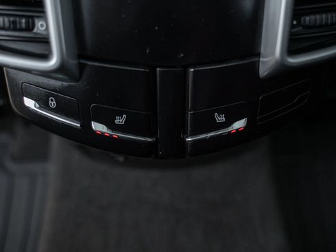 Used 2017 Porsche Cayenne AWD/4WD image 9