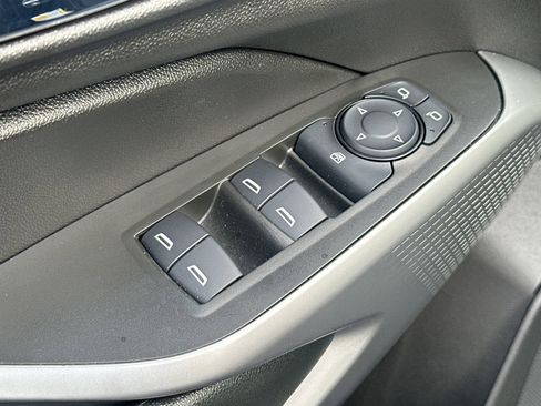 Used 2024 Chevrolet Trax RS image 15