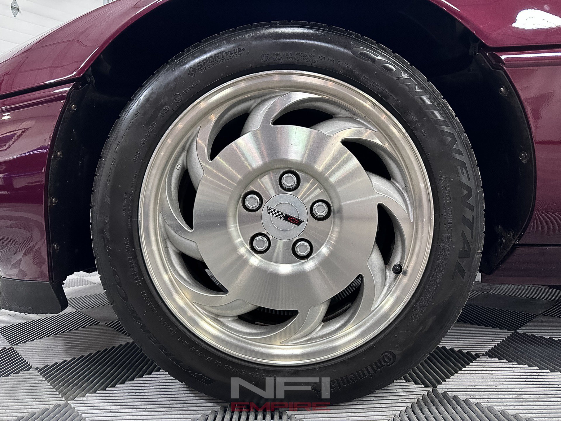 Used 1993 Chevrolet Corvette Coupe RWD image 21
